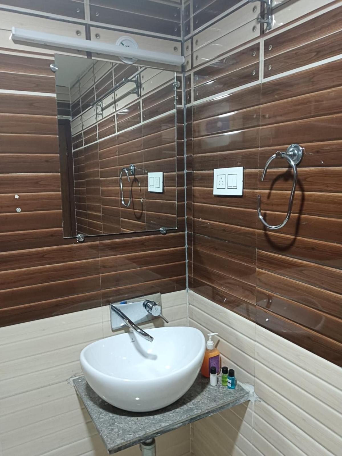 Sleeping Beauty Hotel Moutain View Property Joshīmath 외부 사진